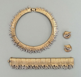 Collier Armband Ohrclips___vergoldet, Strass___1950___Boucher 